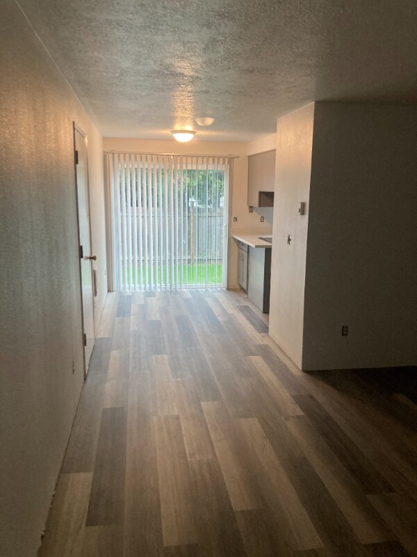 Building Photo - 1046 Birchwood Dr