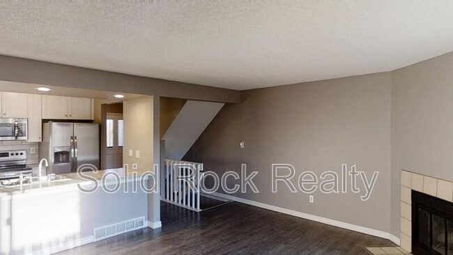 Building Photo - 2309 Lexington Village Ln