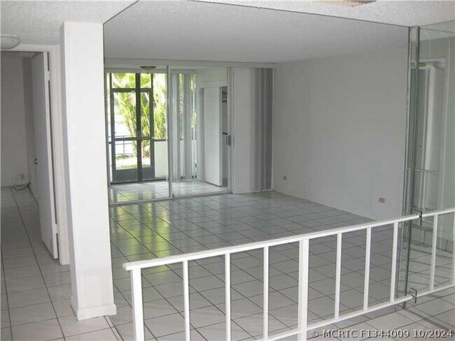 Foto del edificio - 3750 Inverrary Dr