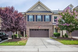 Building Photo - 533 Fumagalli Dr