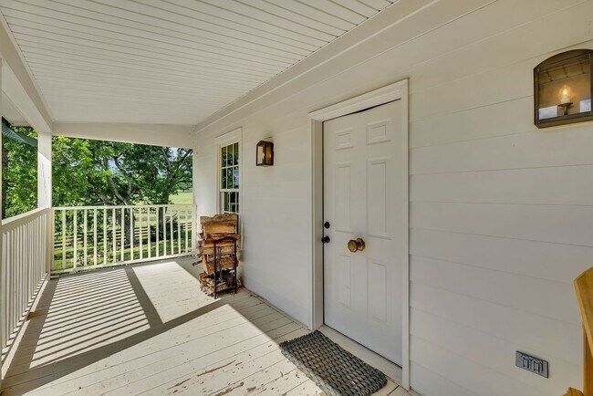 Building Photo - 265+ acre horse farm in Leipers Fork, TN