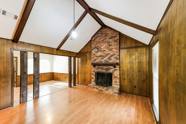 Foto del edificio - 169 Hazelcrest Dr