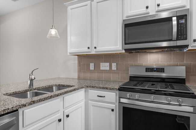 Foto del edificio - Gorgeous and Spacious 3 Bedroom Townhome, ...