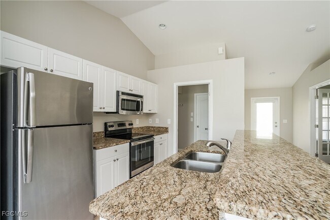 Foto del edificio - 769 Gaylord Ave S