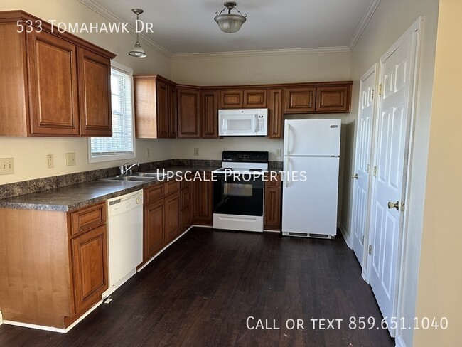 Building Photo - 533 Tomahawk Dr