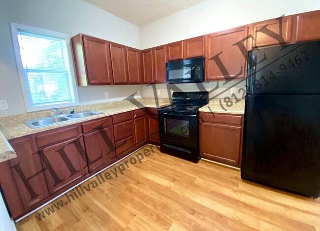 Building Photo - Two Bedroom Home, Close to Campus/Downtown