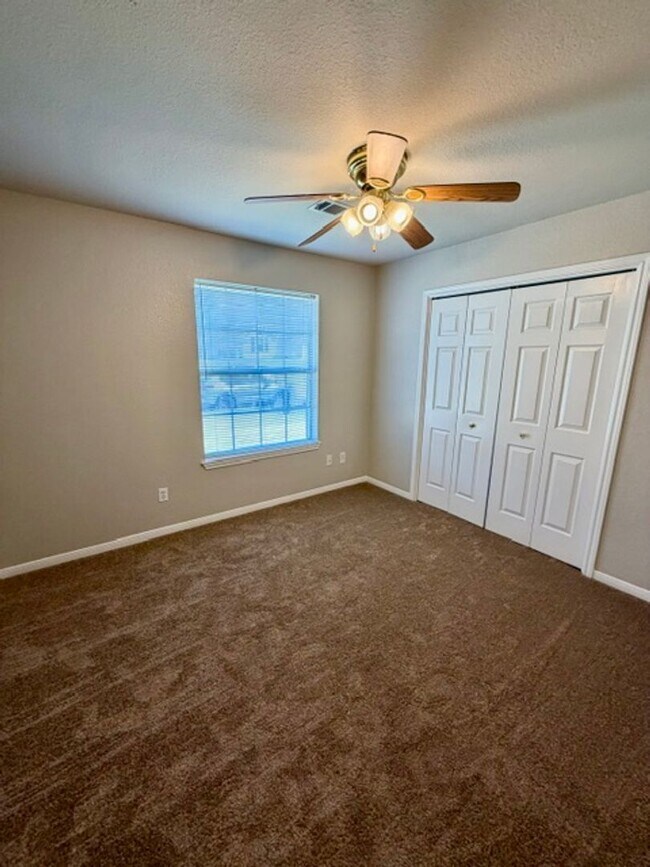 Foto del edificio - Spacious 3 BR / 2 BA Rental Home with 2-Car Garage & Fenced Backyard in Robinson, Waco, TX