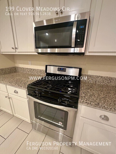 Foto del edificio - 199 Clover Meadows Cir