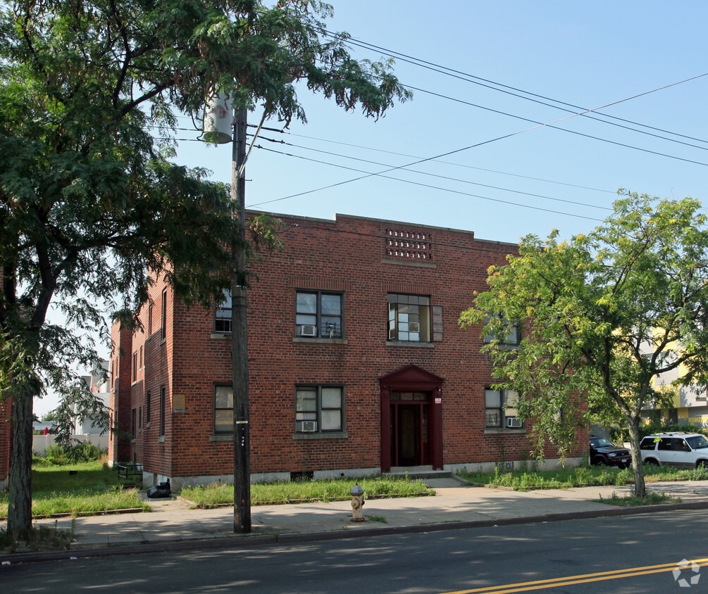 Primary Photo - 202-04 Hollis Ave