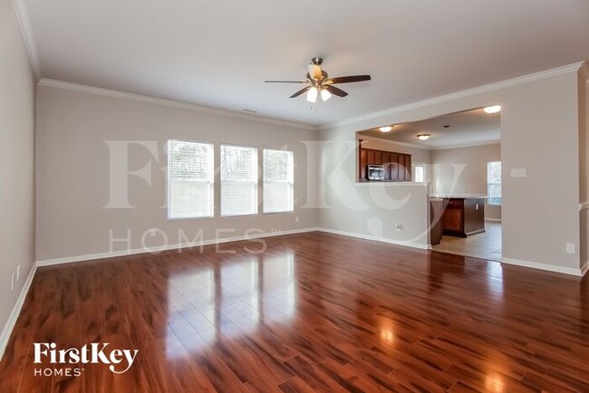 Foto del edificio - 14008 Lawrence Farm Ln