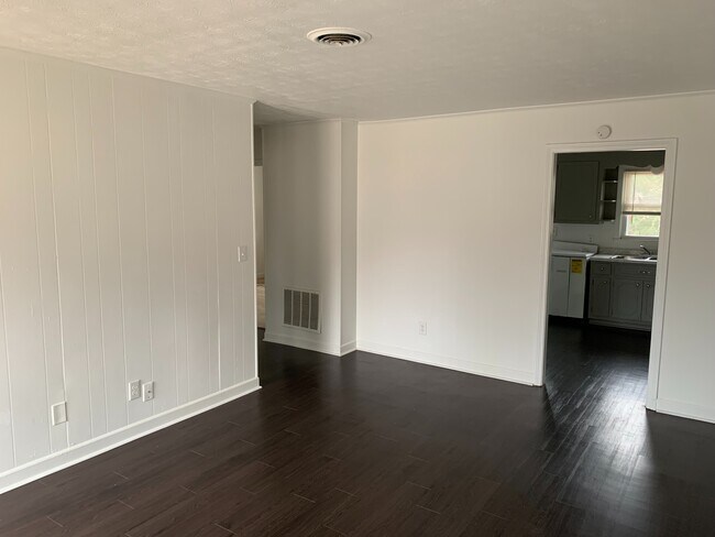 Foto del edificio - 2015 Old Mountain Creek Rd