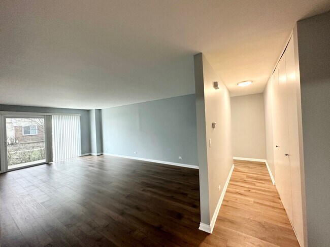 Building Photo - 3022 Roberts Dr