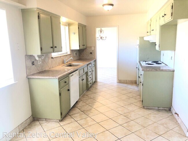 Building Photo - 3 br, 2 bath House - 2400 N. Gurr Rd.