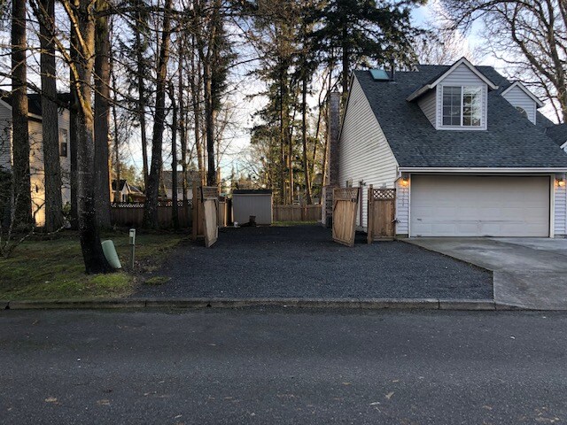 Building Photo - 35264 Juniper Dr