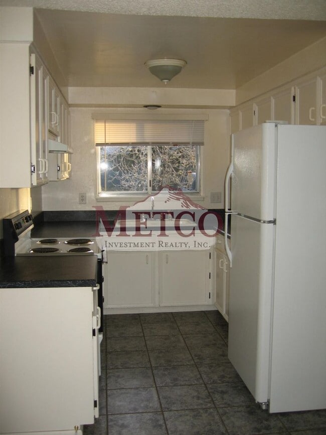 Building Photo - Darling 3 bedroom Springfield Home