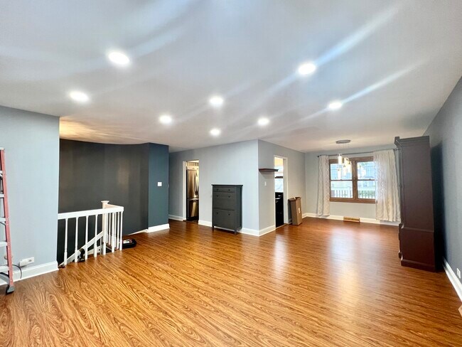 Foto del edificio - 452 N Pioneer Dr