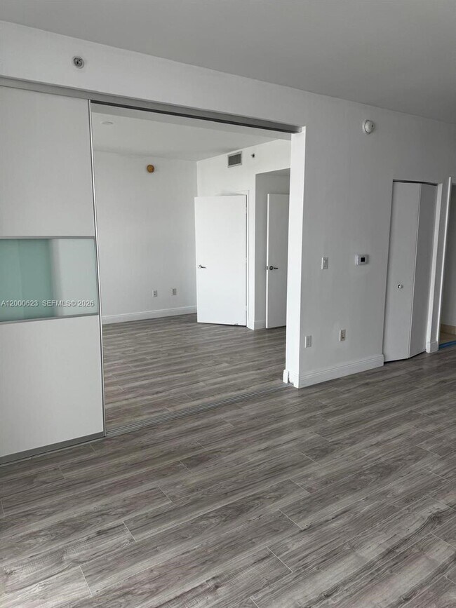 Building Photo - 90 SW 3rd St