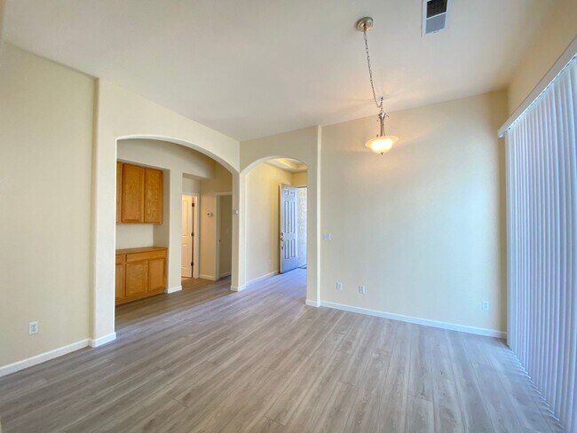 Foto del edificio - Beautiful Home in Stonelake Coming Soon!