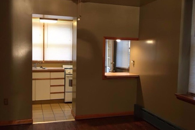 Dinning Room - 2204 S 15th St
