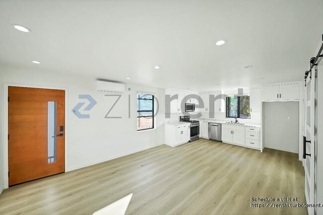 Foto del edificio - 4935 Cloud Ave