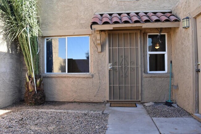 Building Photo - 4485 E Wood St