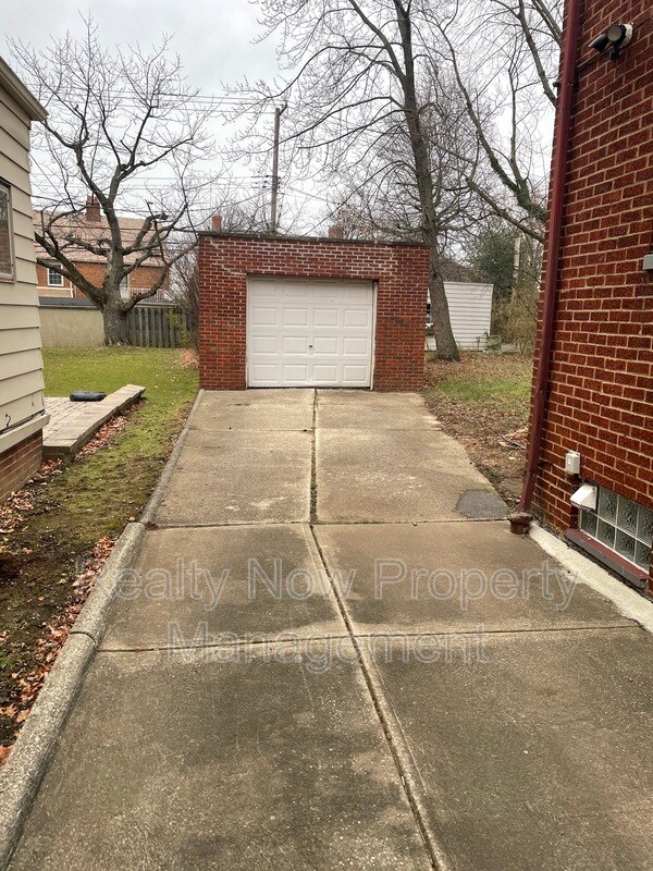 3837 Bushnell Rd, University Heights, OH 44118 House Rental in