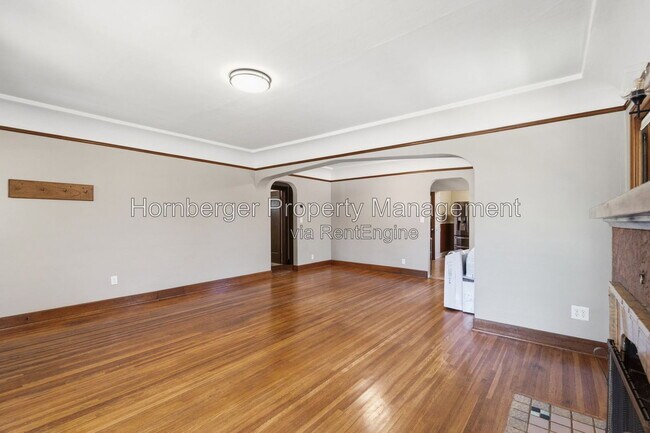 Foto del edificio - 1210 S Maple St