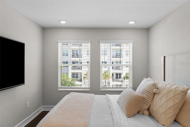 Foto del edificio - 5351 Bridge St