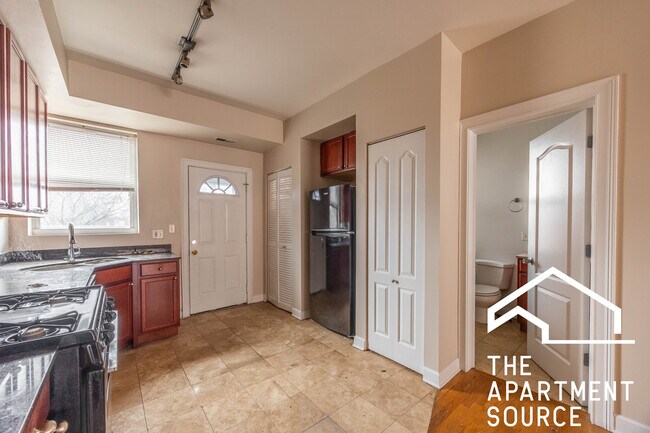 Foto del edificio - 7462 N Greenview Ave