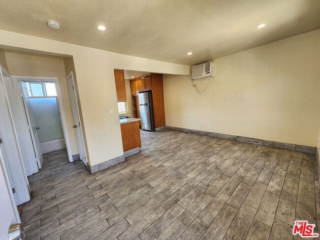 Foto del edificio - 1426 E 48th St