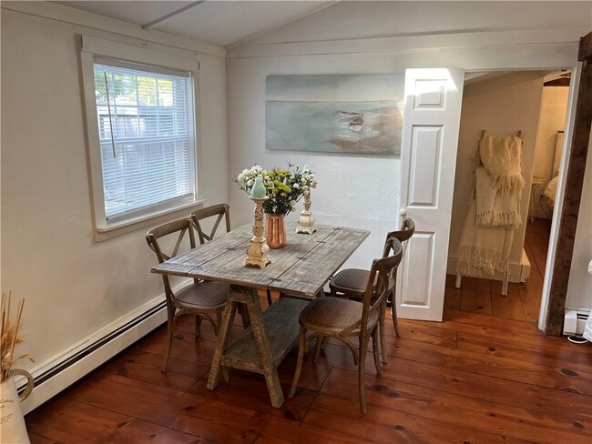 Foto del edificio - 377 3rd Beach Rd