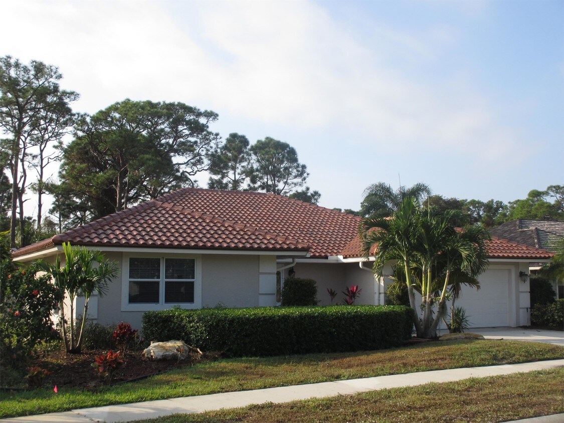 Foto principal - 2810 Biarritz Dr