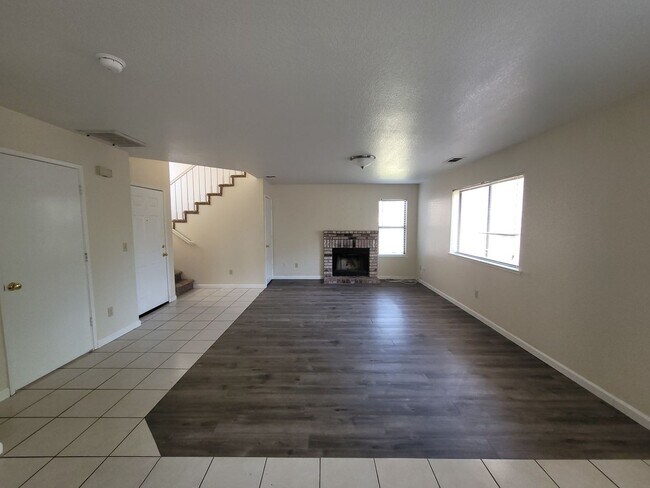 Foto del edificio - Available Now!! Delightful 2 bedroom, 2.5 bath condo!!