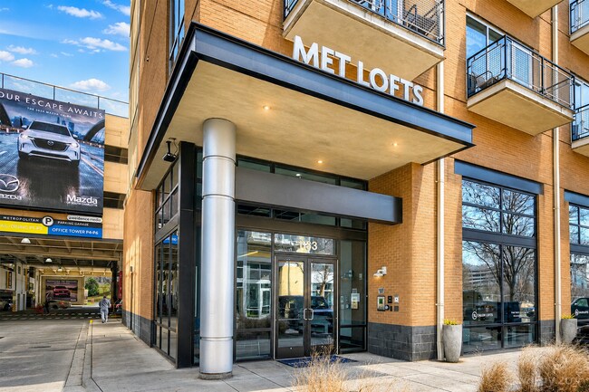 Foto del edificio - 1133 Metropolitan Ave