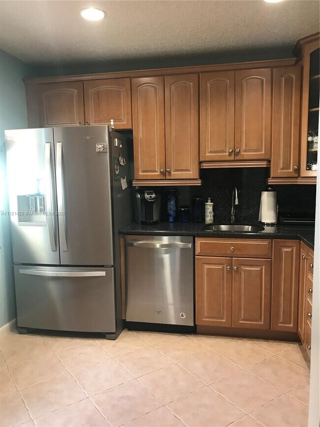 Building Photo - 2401 SW 58th Manor