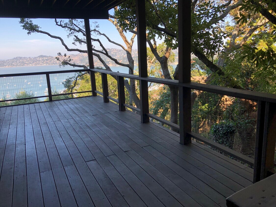 private deck 27' x 14' - 26 Cloud View Rd