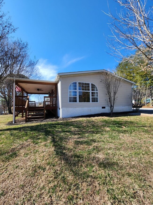 Building Photo - 285 Avena Rd