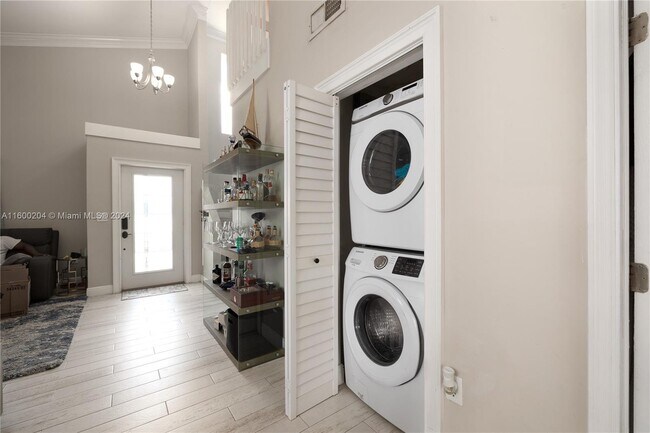 Foto del edificio - 19853 NW 64th Pl