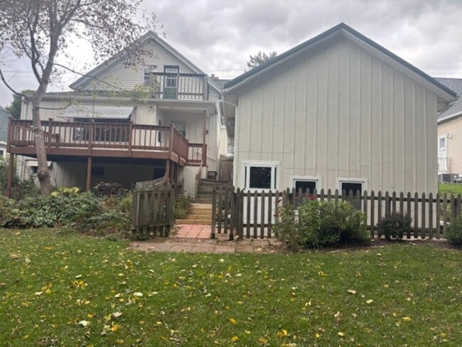 Building Photo - 232 Poplar St