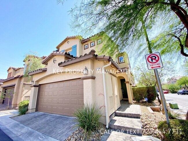 Foto del edificio - 3 BEDROOM 2.5 BATH HOME NEAR BLUE DIAMOND/...