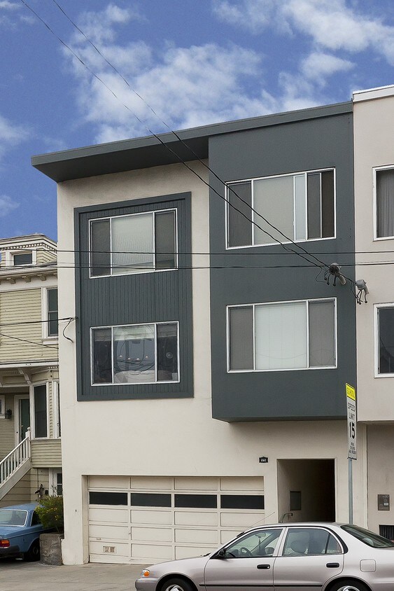 Building Photo - 262 12th Ave