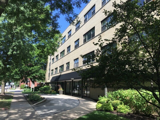 Primary Photo - 515 Sheridan Rd