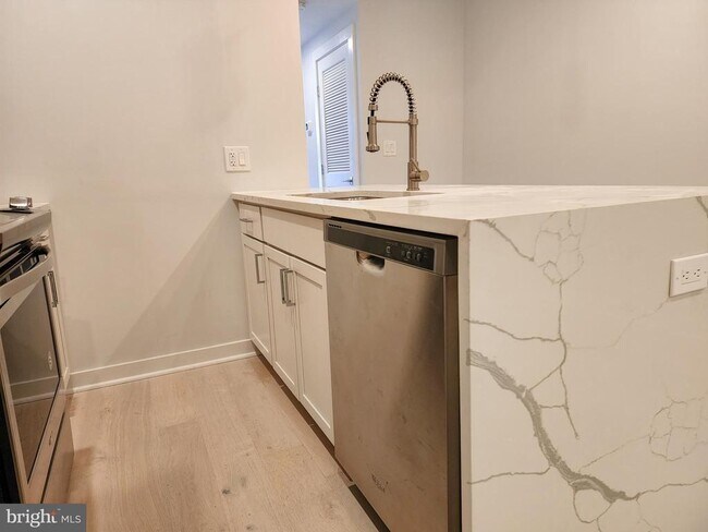 Foto del edificio - 531 Kennedy St NW