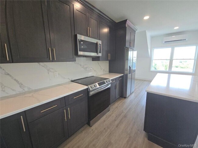 Foto del edificio - 28 Haines Ln