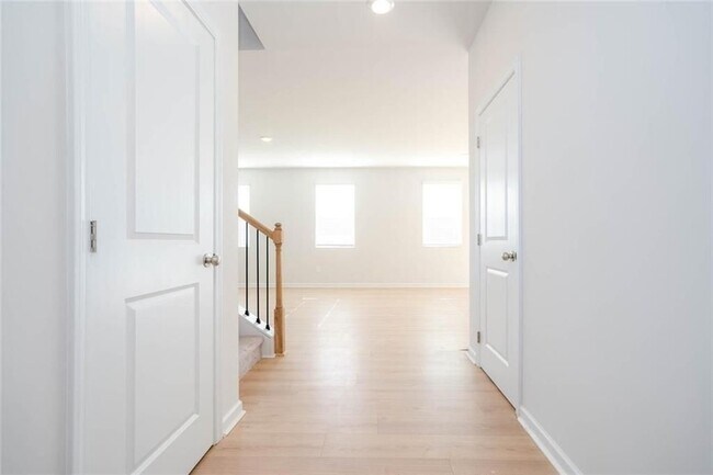 Foto del edificio - 242 Lookout Dr