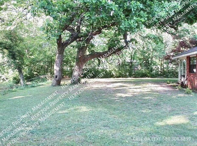 Building Photo - Charming Rural Oasis in the Heart of the City