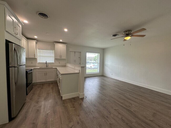 Building Photo - Savio Apartments