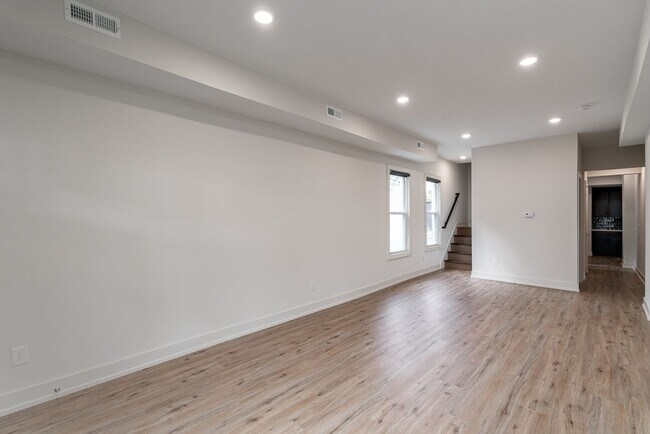 Building Photo - 468-470 E. 2nd Ave