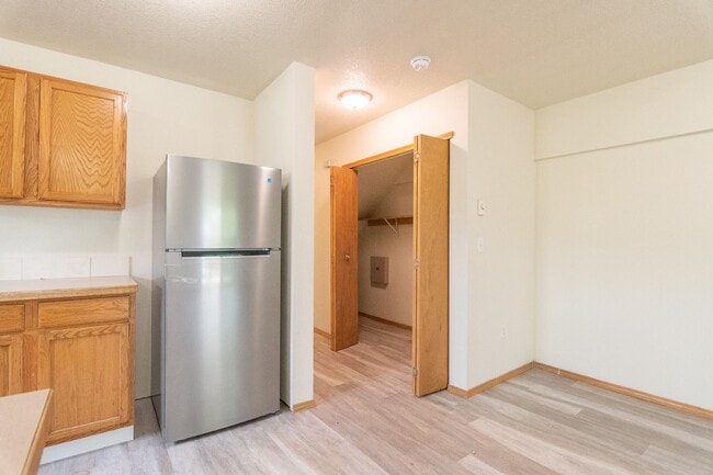 Building Photo - 508 NE Graham St