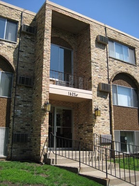 Primary Photo - 1605 Minnehaha Ave W